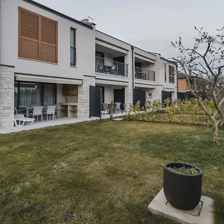 Aparment Complex Stella With Pool