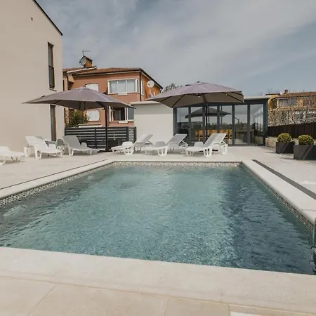 Aparment Complex Stella With Pool Gasthof Karpinjan