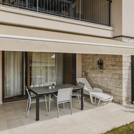 Aparment Complex Stella With Pool
