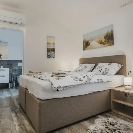 Aparment Complex Stella With Pool * Karpinjan